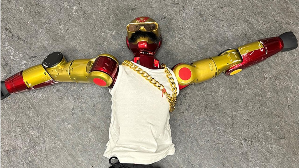 Almanya’da polis genç kıza taciz iddiasıyla bir robota el koydu