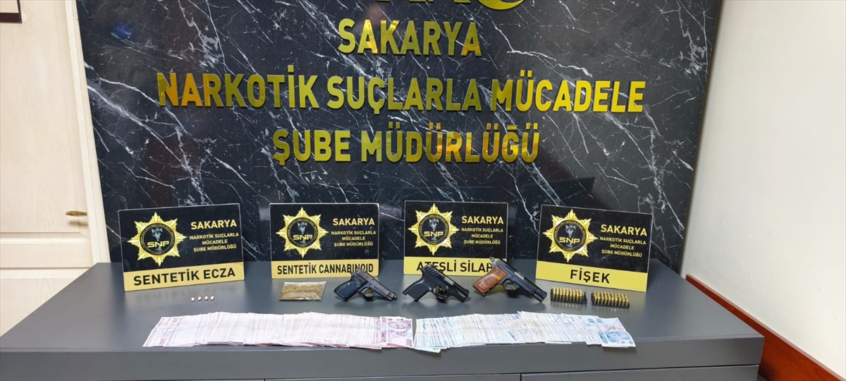 Sakarya’da operasyonda 14 zanlı yakalandı, 251 bin 300 lira ele geçirildi
